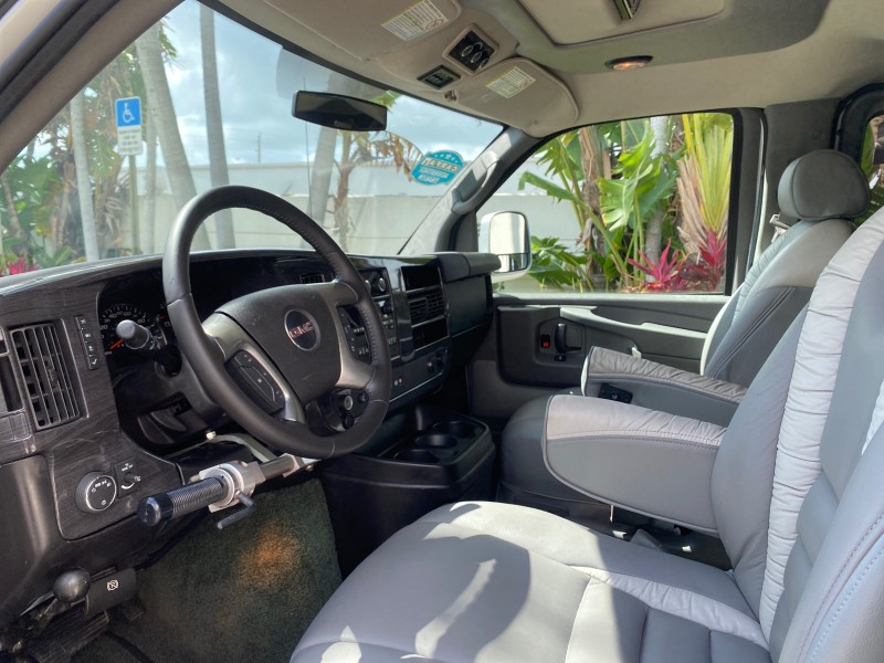 2013 GMC SAVANA HI TOP CONVERSION HANDICAP LIFT LOW MILES 24,857 in , 