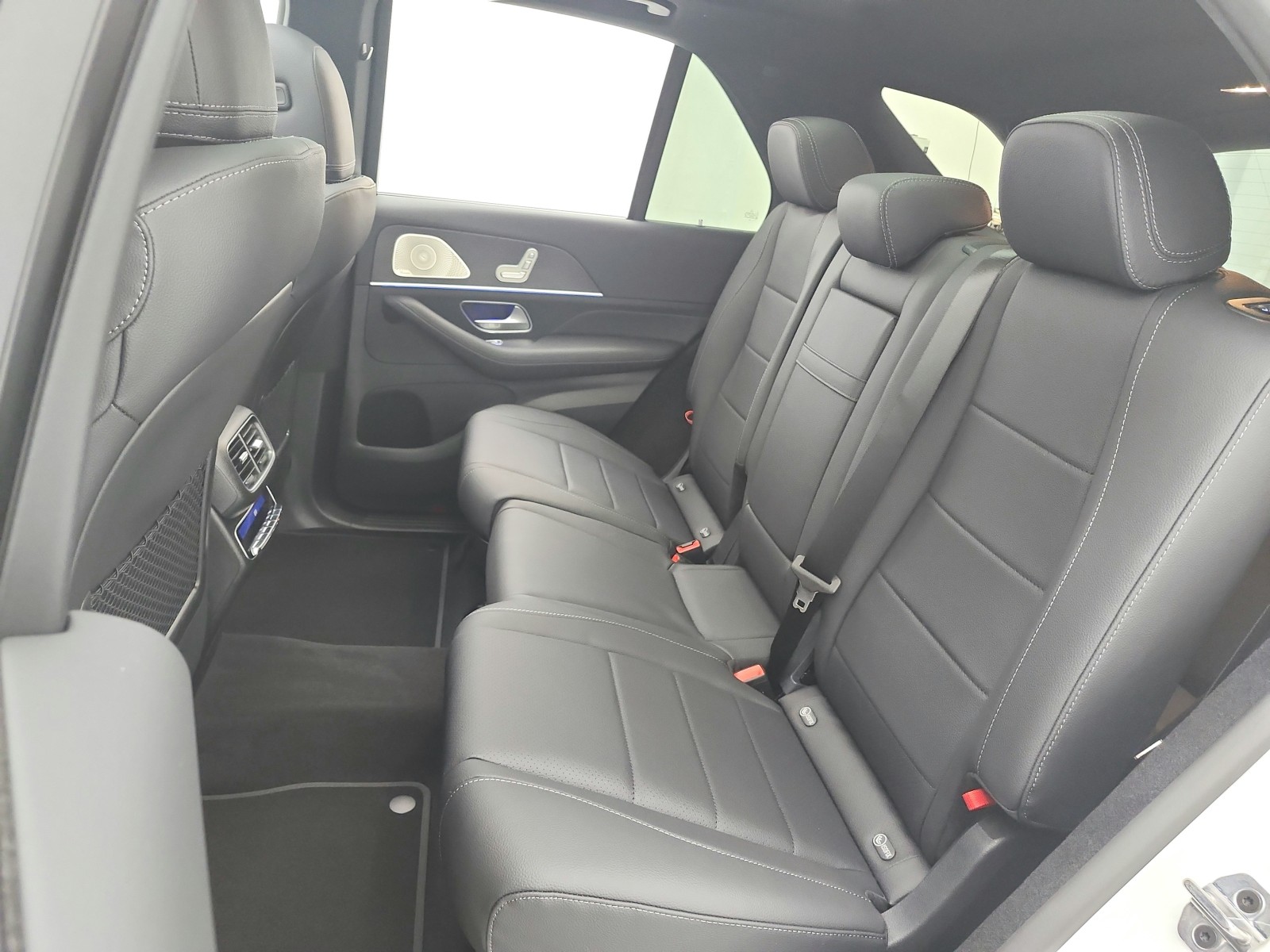 New 2026 Polar White Mercedes-Benz GLE 450 image 11