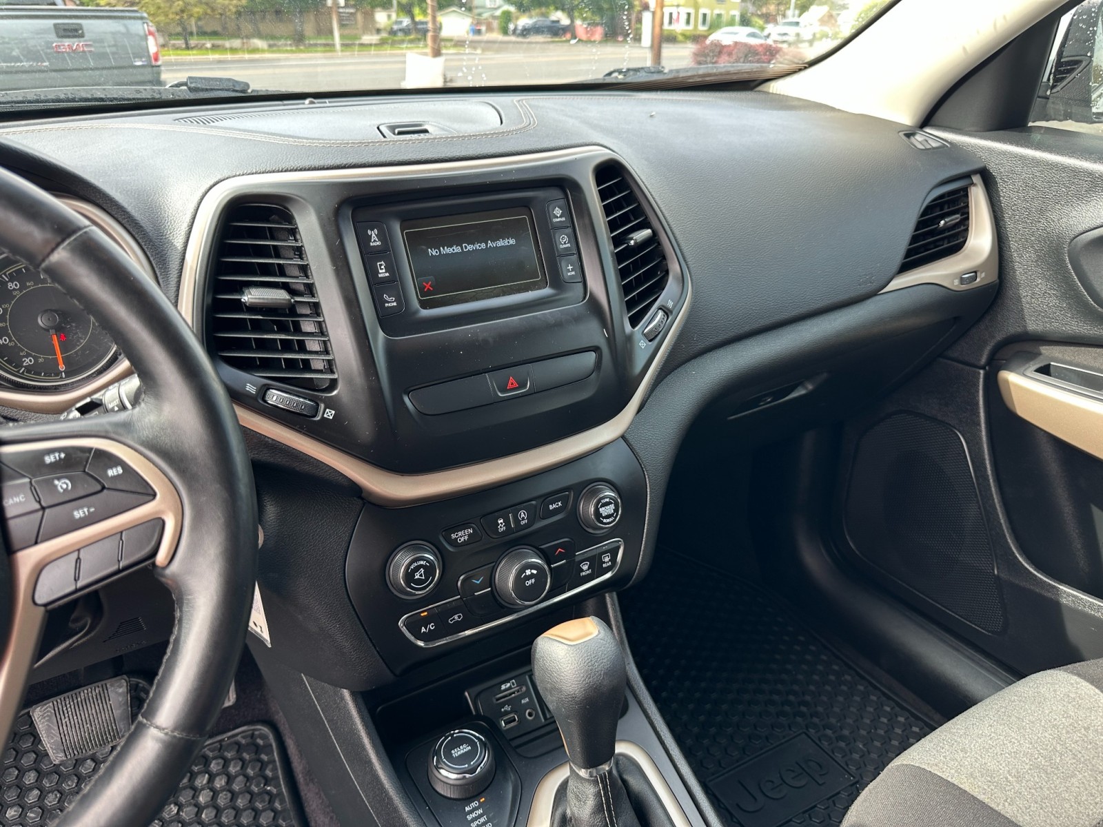 2018 Jeep Cherokee Latitude 18