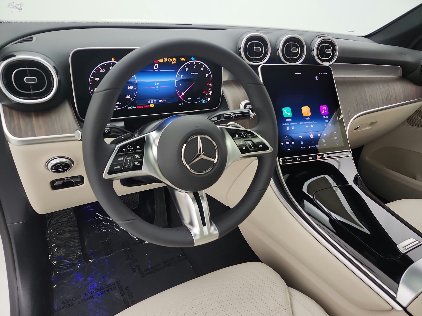 New 2026 Polar White Mercedes-Benz GLC 300 SUV image 9