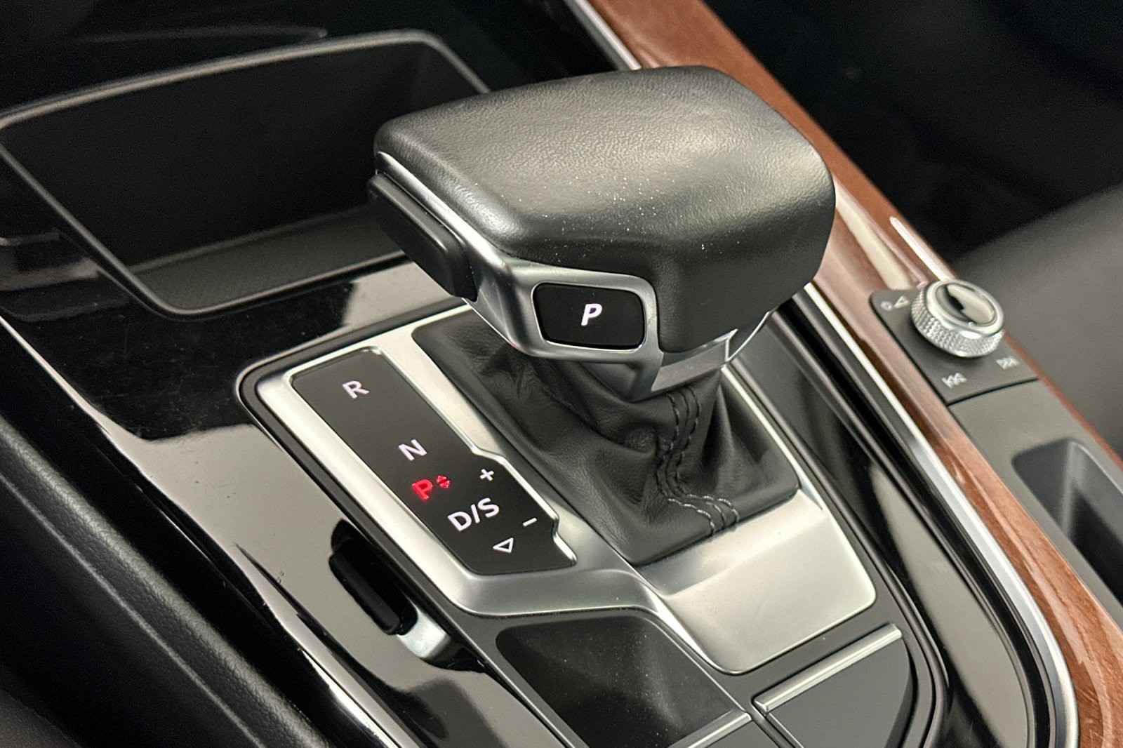 Used 2024 Brilliant Black Audi Premium 40 TFSI quattro image 19