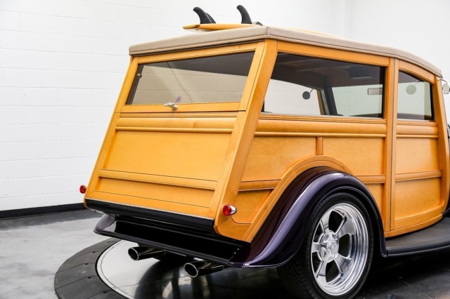 1933 Ford Woody Custom 11