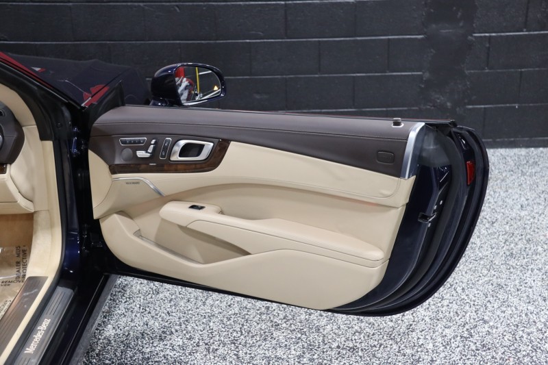 2013 Mercedes-Benz SL 550 AMG Sport 2dr Roadster in , 