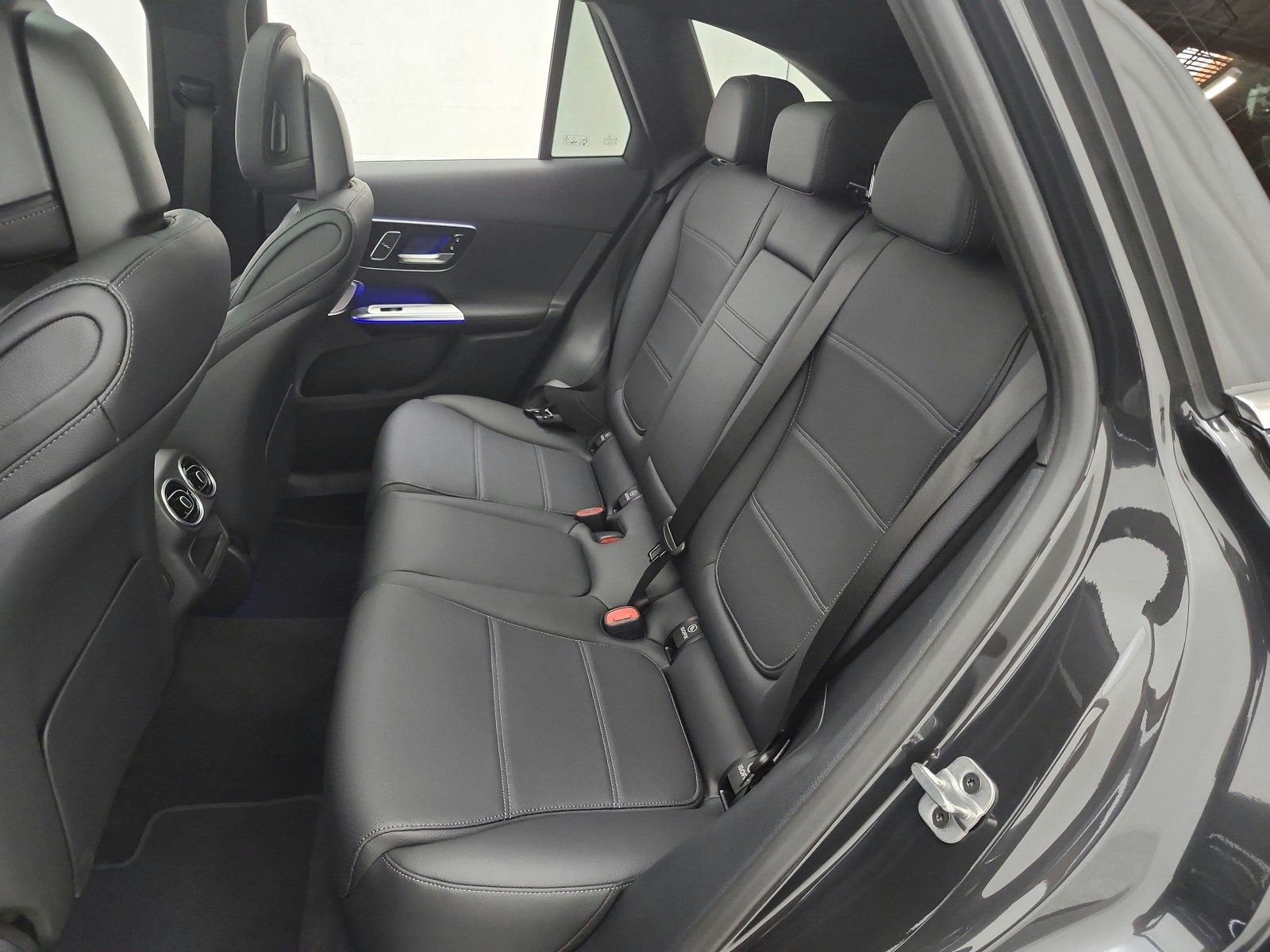 New 2026 Graphite Grey Metallic Mercedes-Benz GLC 300 image 10