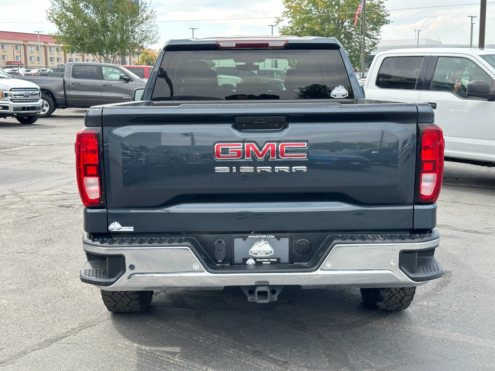 2020 GMC Sierra 1500 SLE 8