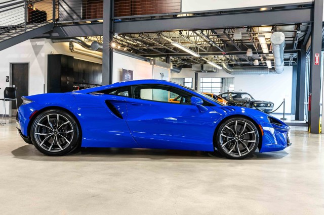Used Car 2023 Mclaren Artura  For Sale Under $200,000 In Boerne, Texas