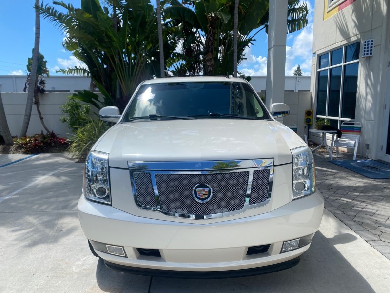 2013 Cadillac Escalade Luxury 1 OWNER LOW MILES 70,251 in ,