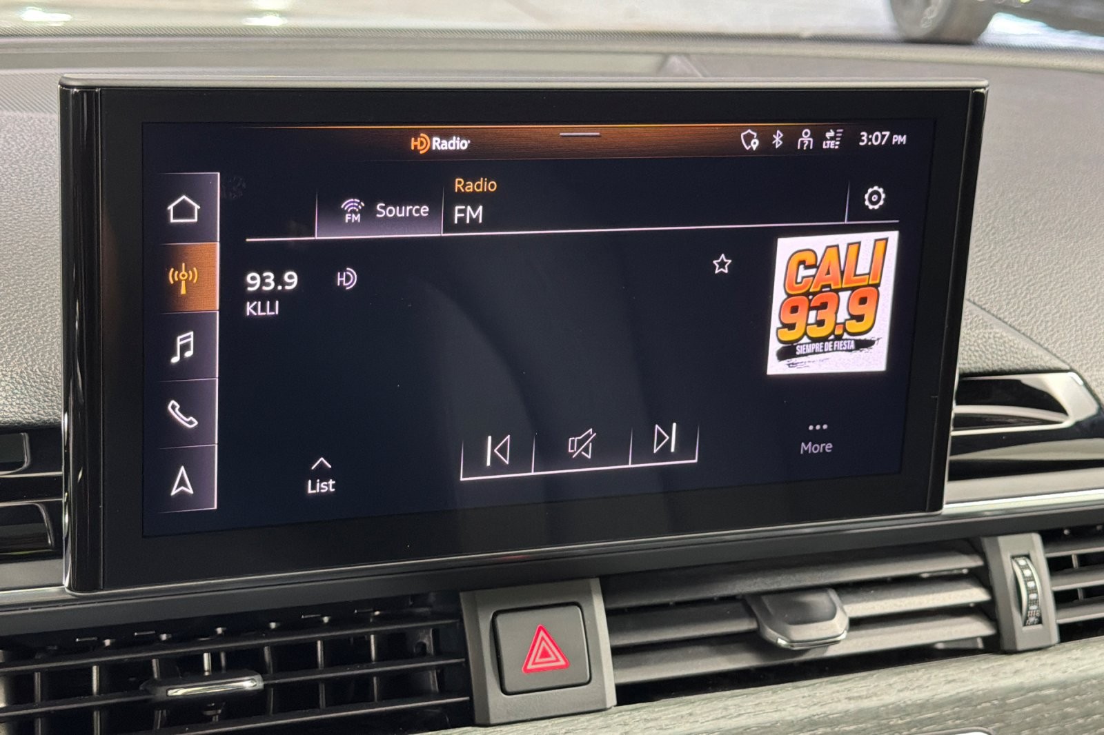 Used 2023 Glacier White Metallic Audi S line Premium 45 TFSI quattro image 16