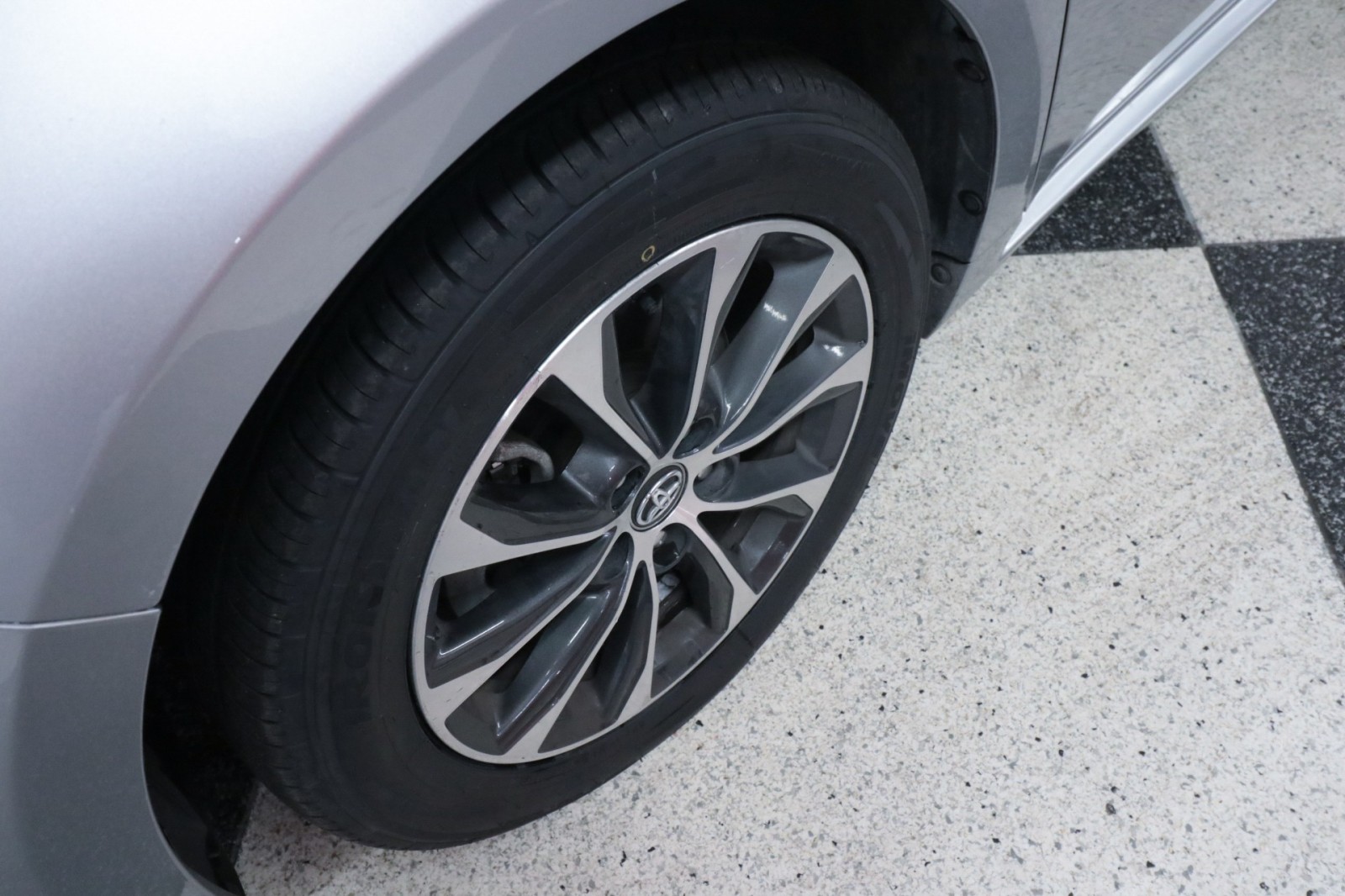 Used Car 2018 Toyota Avalon  Xle Premium For Sale Under $25,000 In Austin, Texas