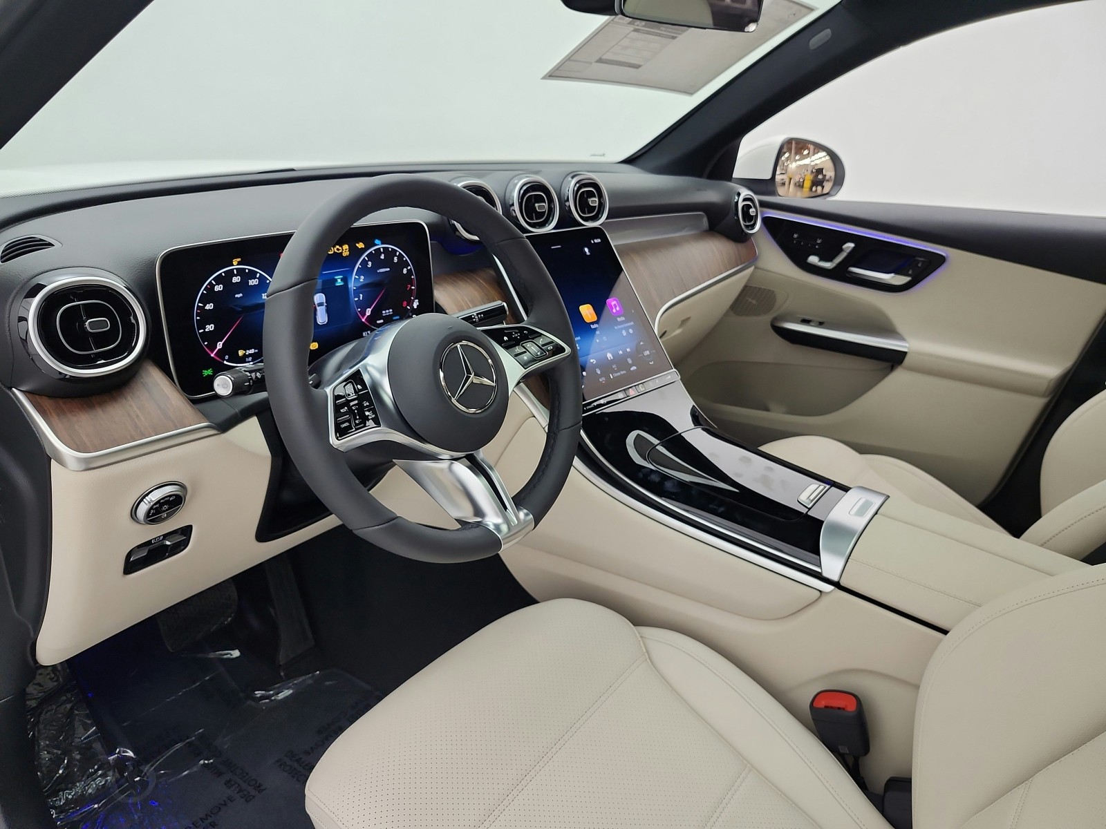 New 2027 Polar White Mercedes-Benz GLC 300 SUV image 10