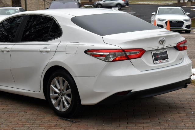 2018 Toyota Camry LE 10