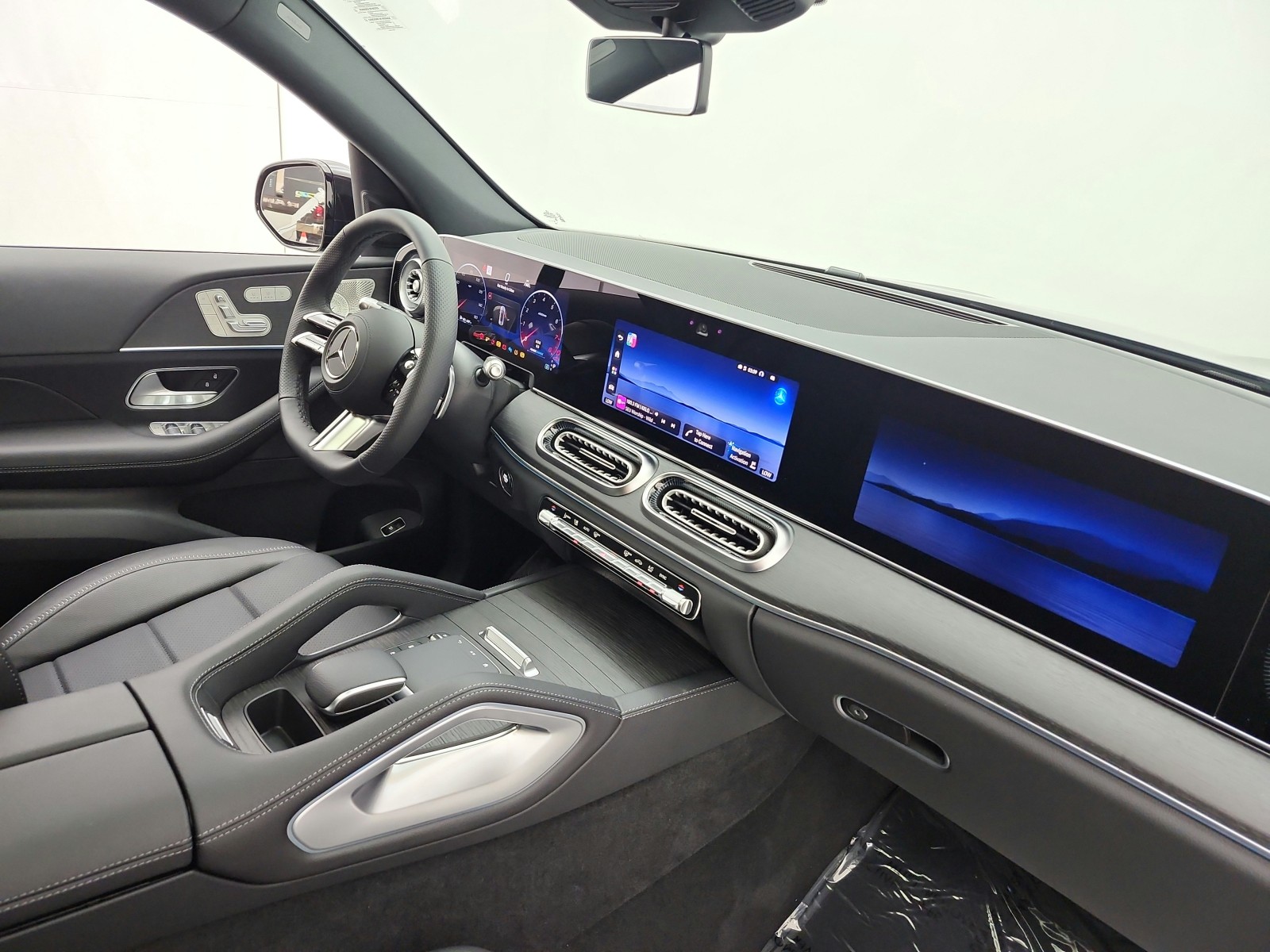 New 2027 Obsidian Black Metallic Mercedes-Benz GLE 450 4MATIC® SUV image 14