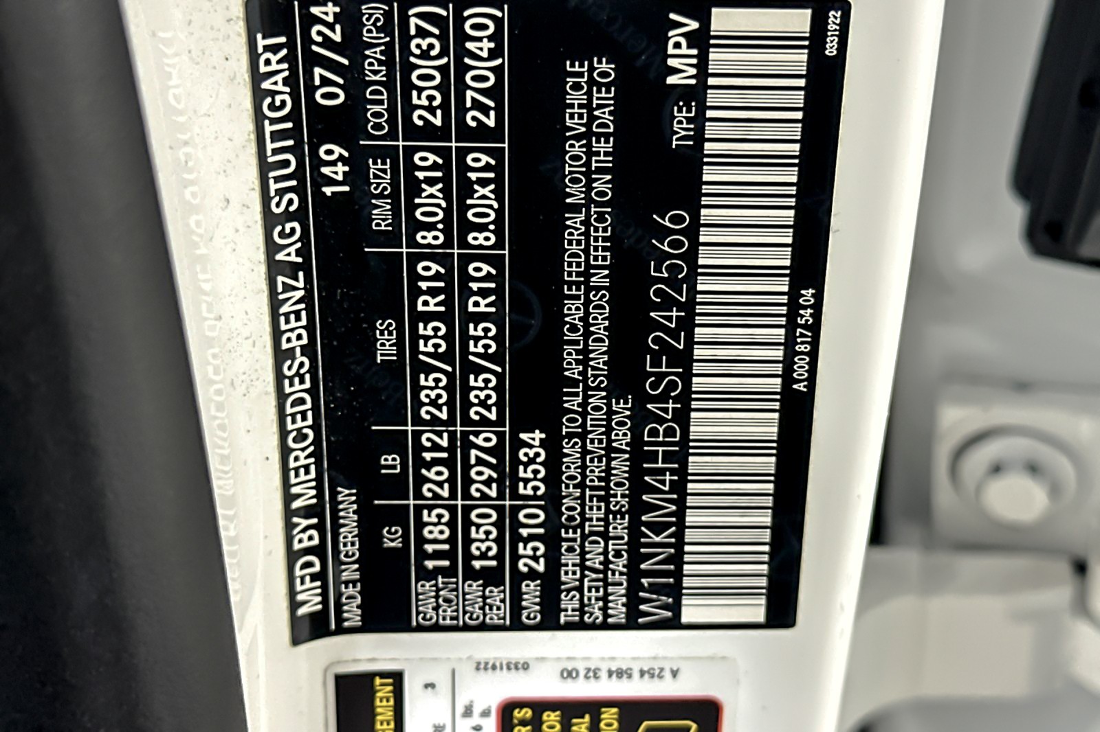 Used 2025 Polar White Mercedes-Benz GLC 300 4MATIC® SUV image 27