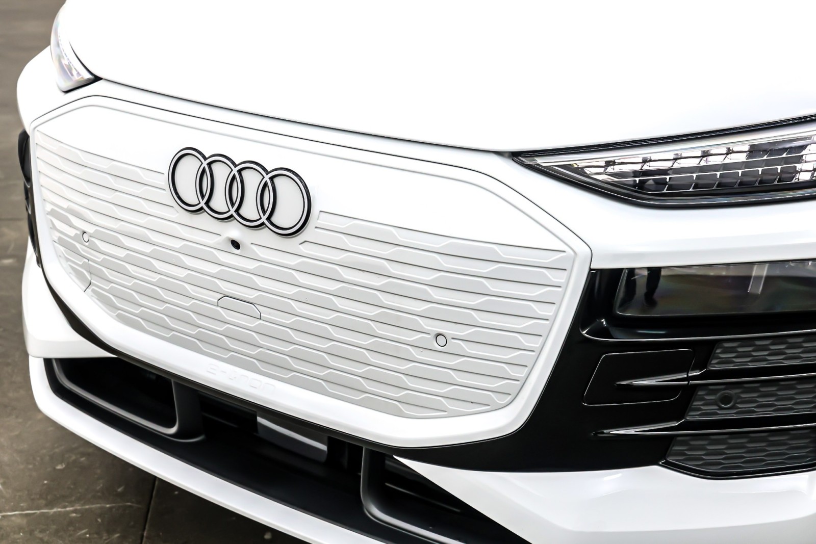 New 2025 Glacier White Metallic Audi Premium Plus quattro image 13