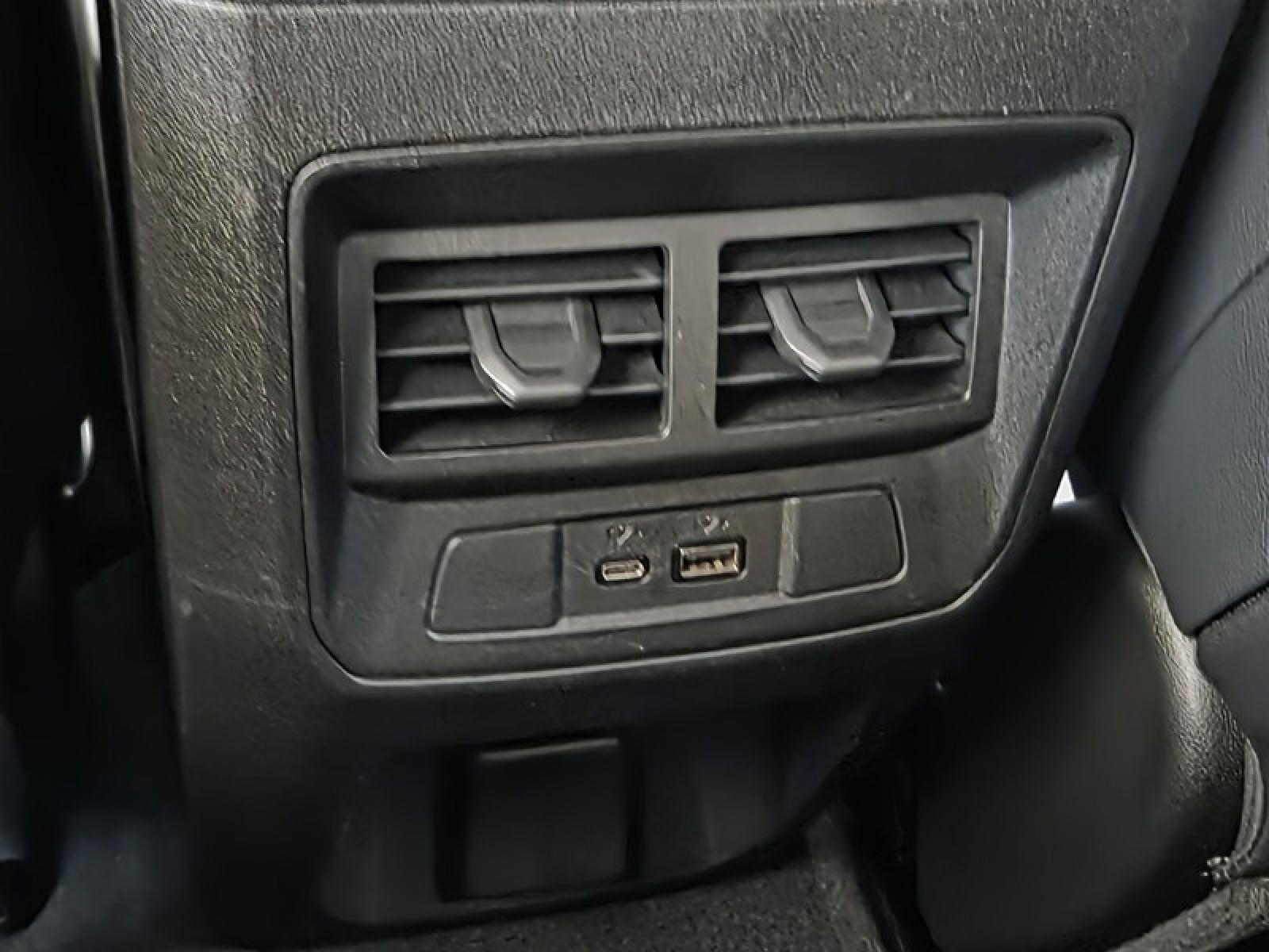 Used 2024 WHITE GMC 4WD Crew Cab AT4 image 15