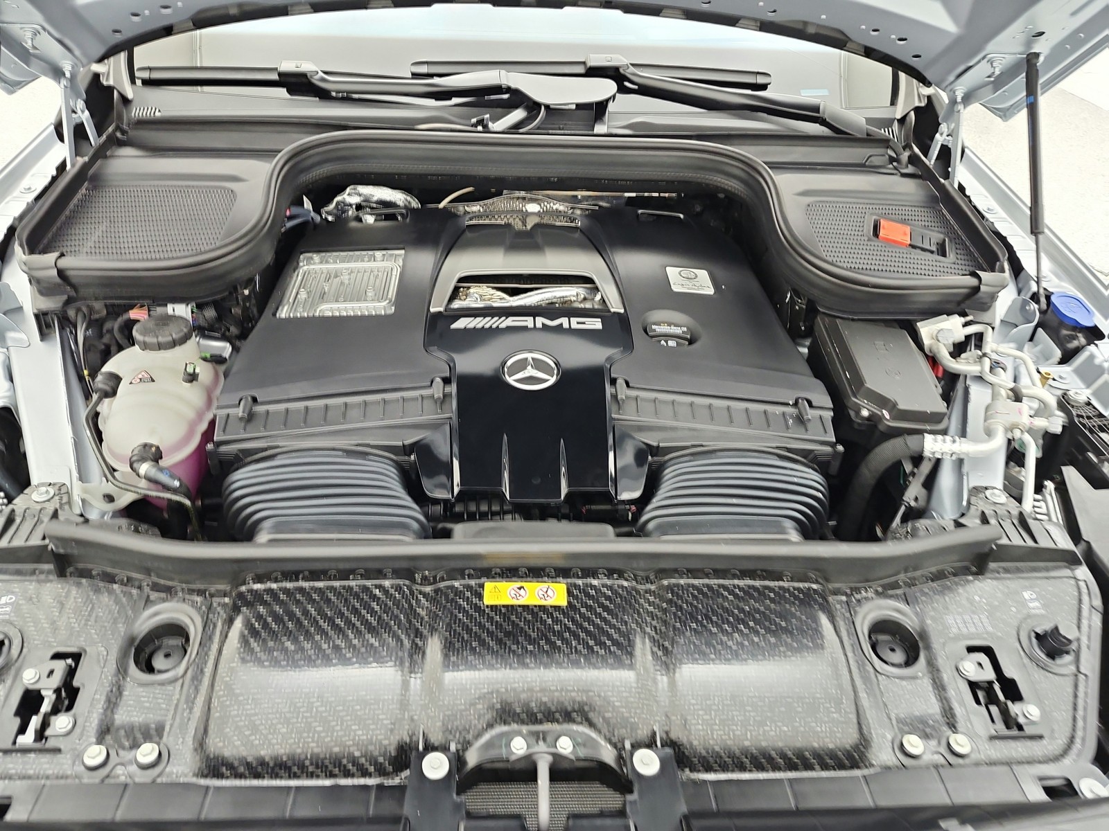 New 2026 MANUFAKTUR SIGNATURE Mercedes-Benz AMG® GLS 63 image 14