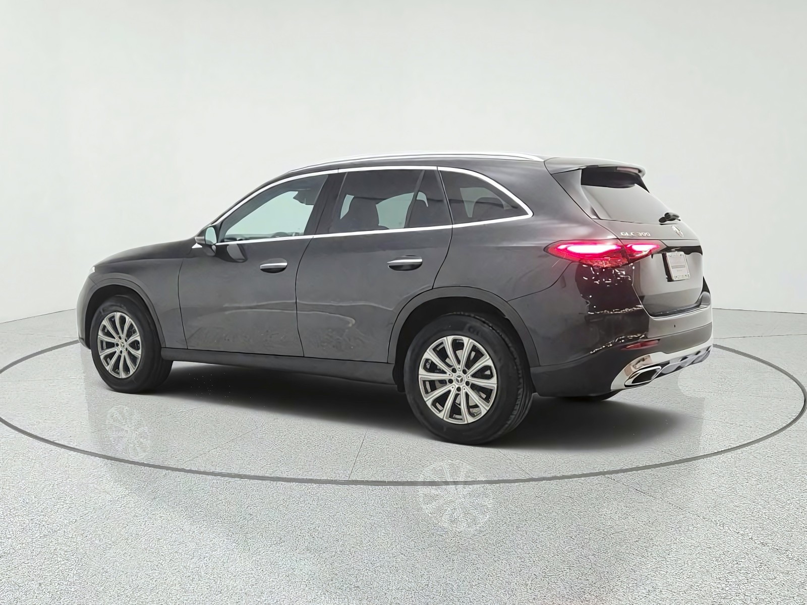 Certified Used 2026 Graphite Grey Metallic Mercedes-Benz GLC 300 SUV image 7