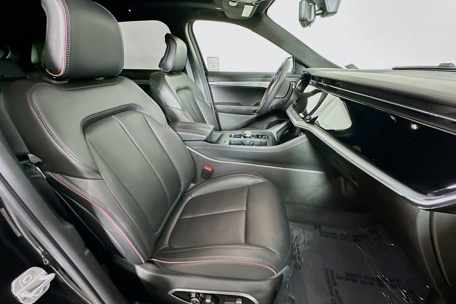 Used 2024 Diamond Black Crystal Pearlcoat Jeep Launch Edition image 8