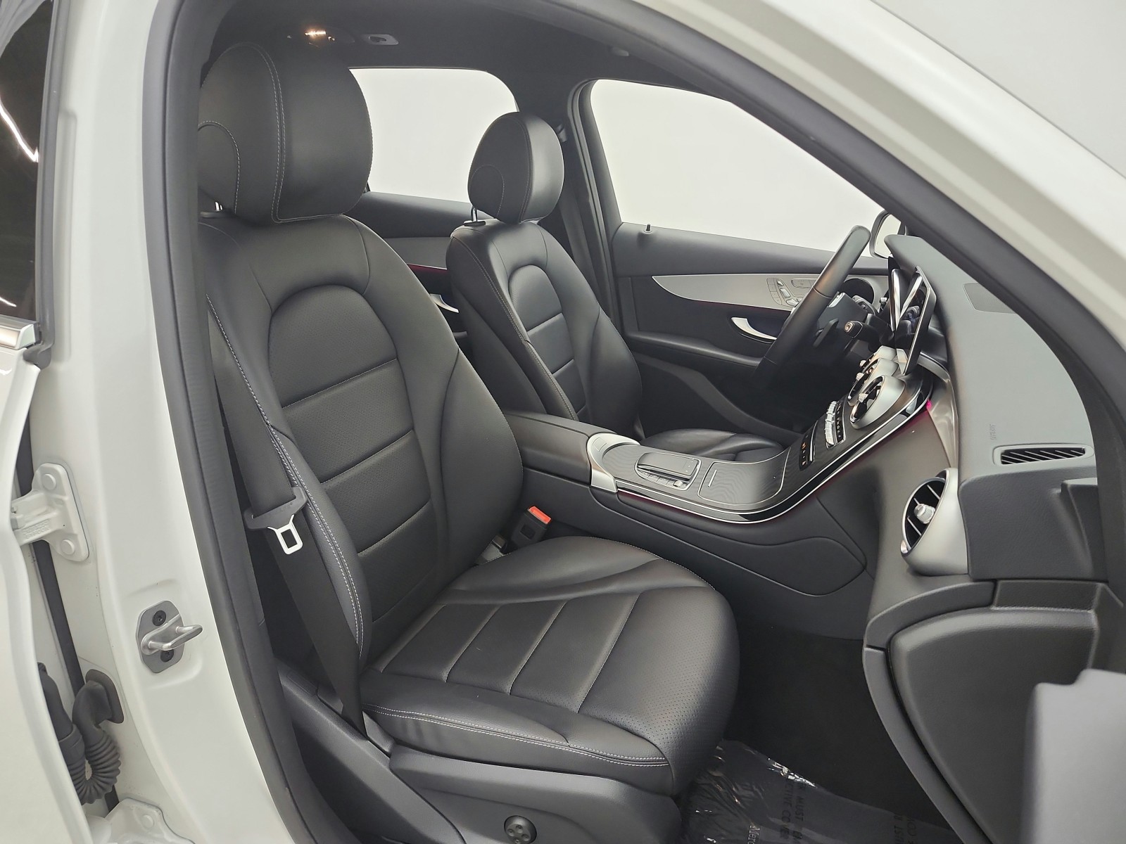 Certified Used 2022 Polar White Mercedes-Benz GLC 300 SUV image 20