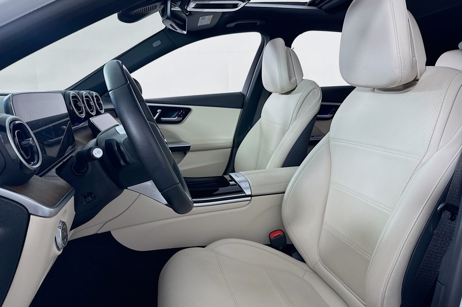 Certified Used 2024 Polar White Mercedes-Benz C 300 image 18