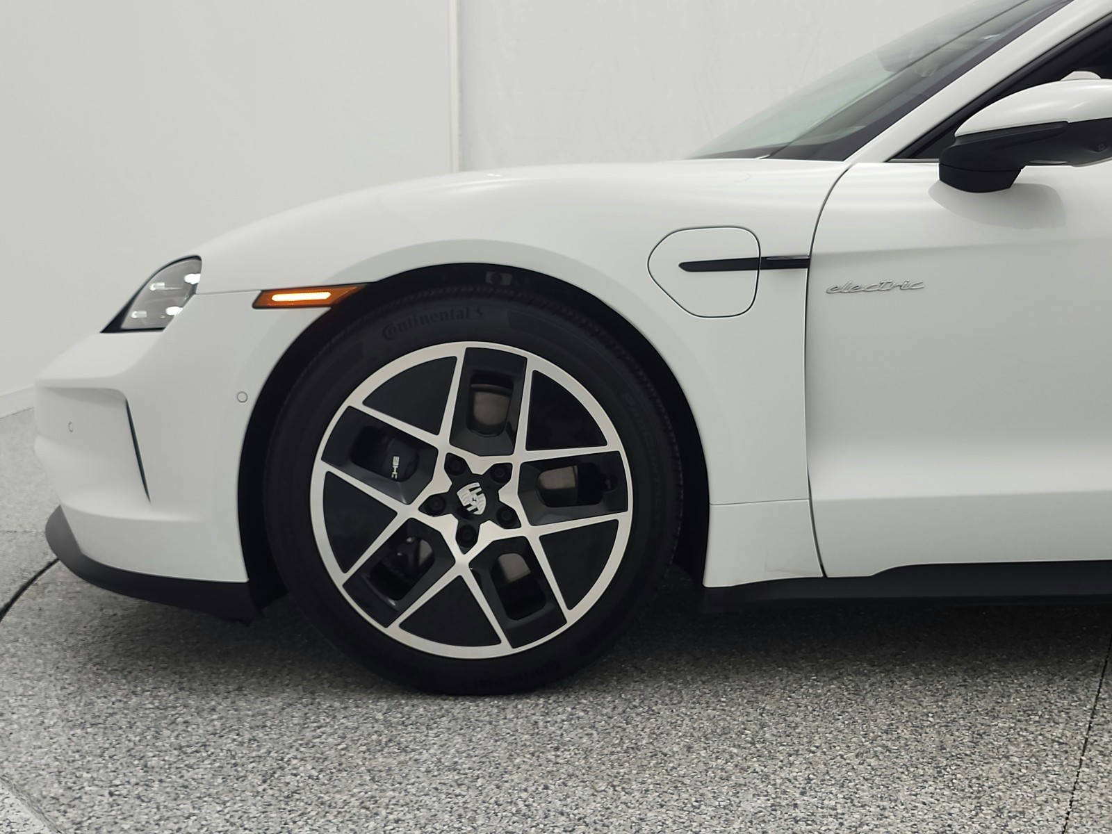 Used 2025 White Porsche RWD image 25