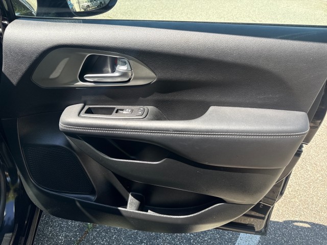 ChryslerPacifica43