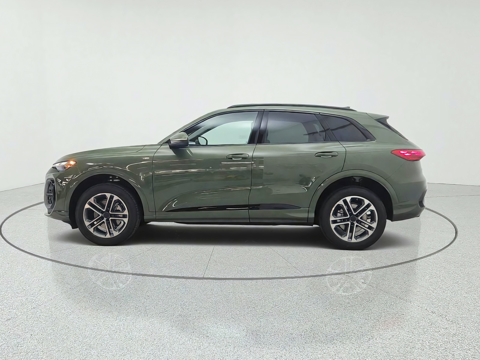 New 2026 District Green Metallic Audi Premium 2.0 TFSI quattro image 8