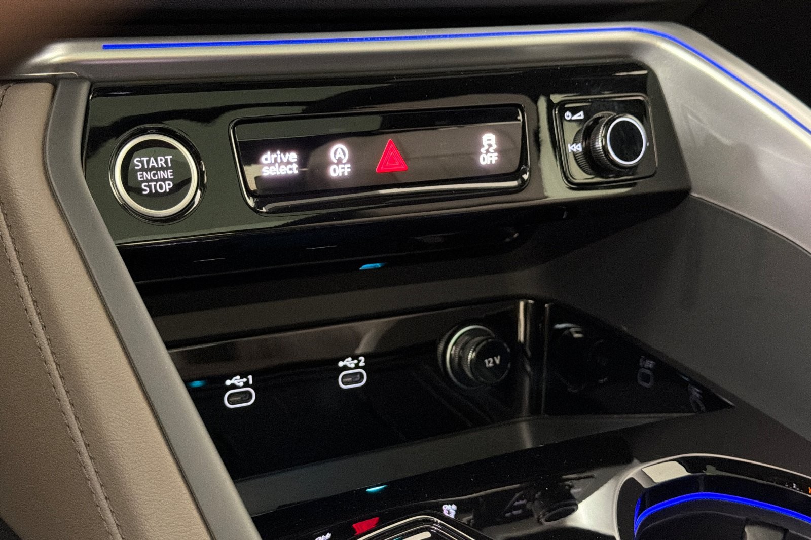 Used 2025 District Green Metallic Audi Premium Plus 2.0 TFSI quattro image 20