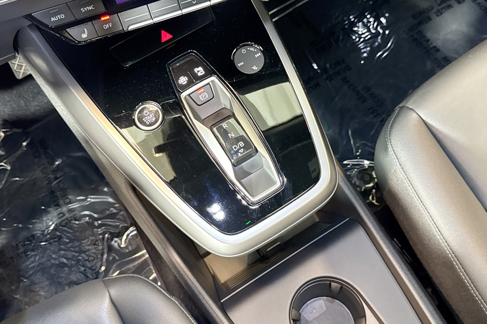 Used 2023 MYTHOS BLACK Audi Premium Plus image 15