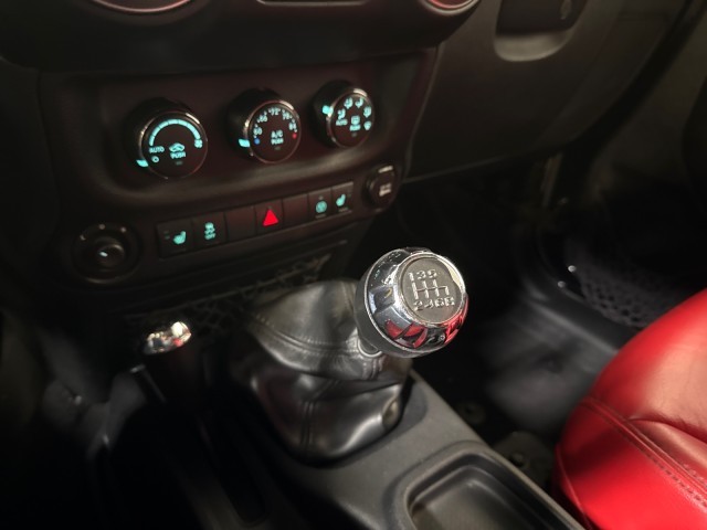 2015 Jeep Wrangler Unlimited Rubicon Hard Rock 4WD V6 Custom in ,