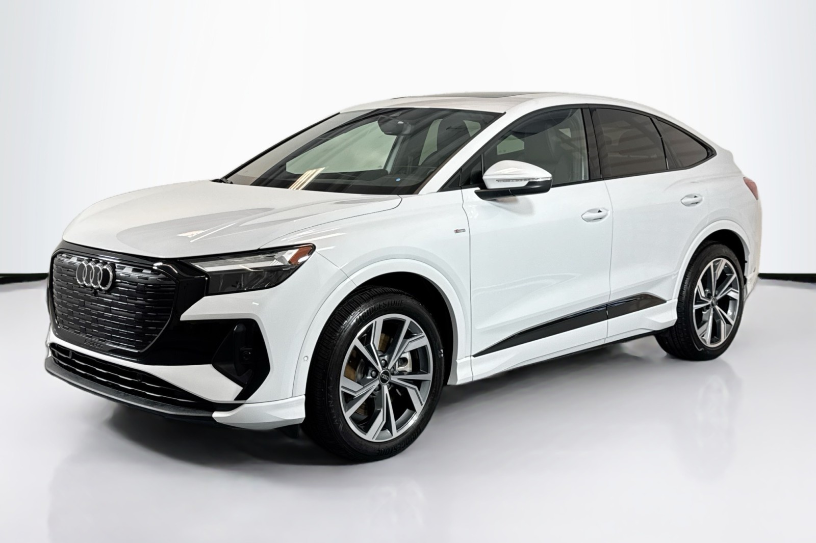 2024 Audi Q4 Sportback e-tron Premium Plus's photo