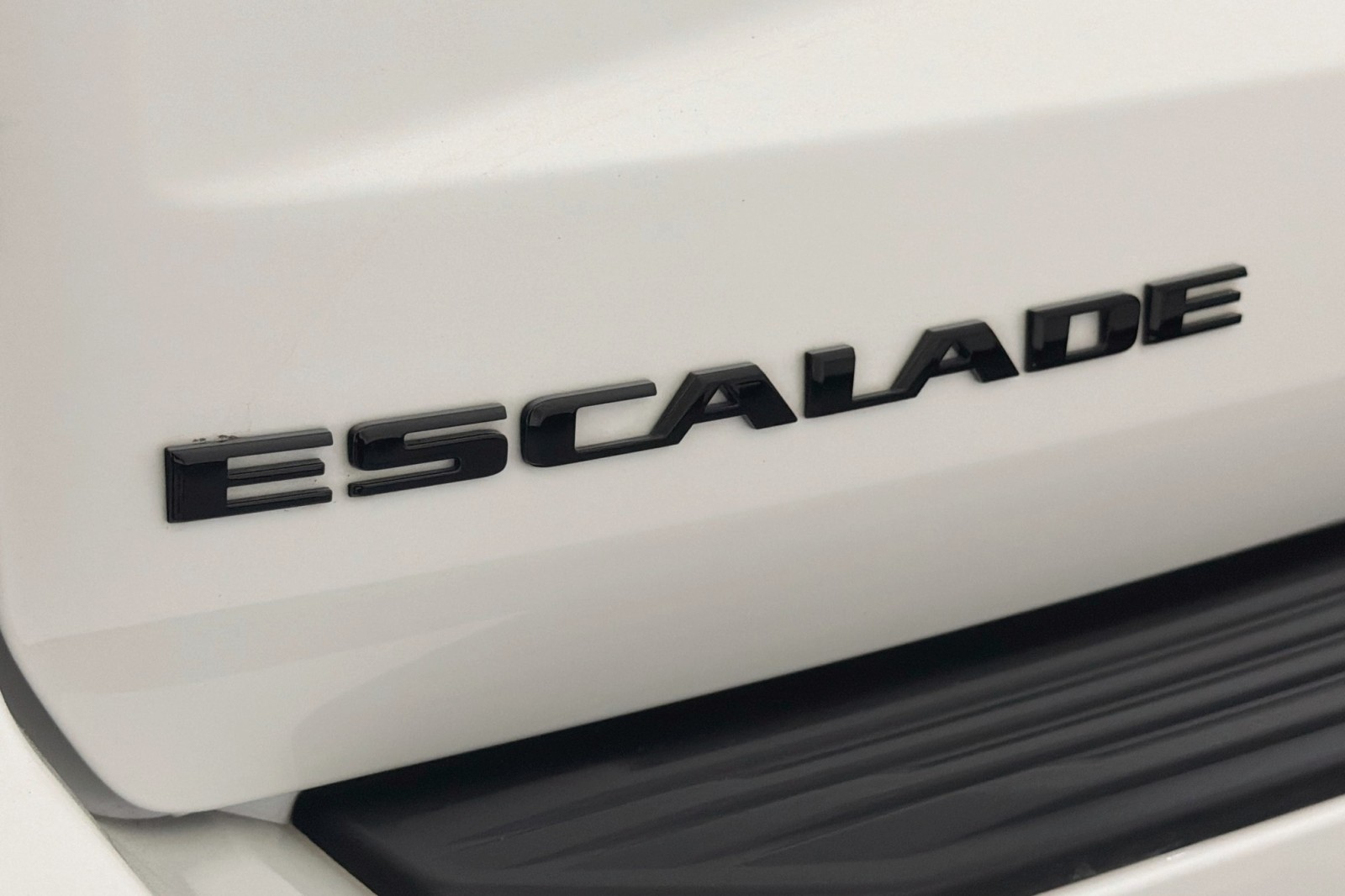 Used 2023 Crystal White Tricoat Cadillac 4WD Sport Platinum image 9