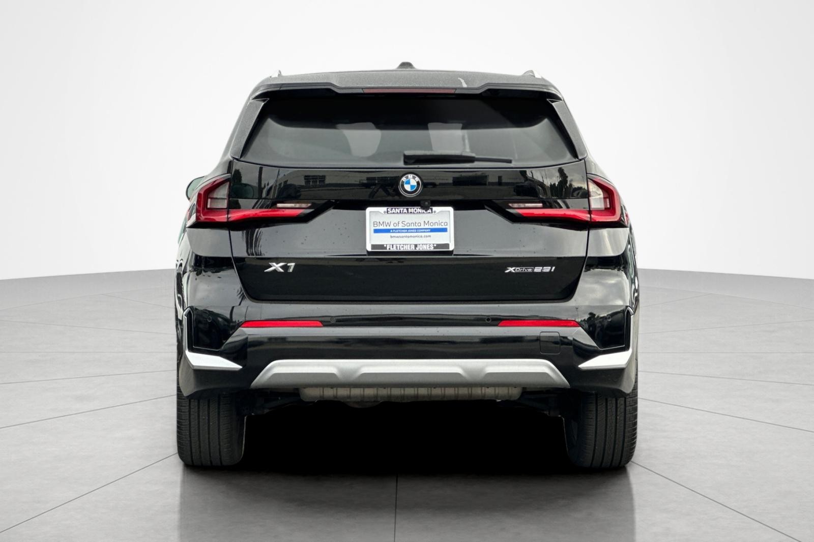 Used 2023 Jet Black BMW xDrive28i image 4