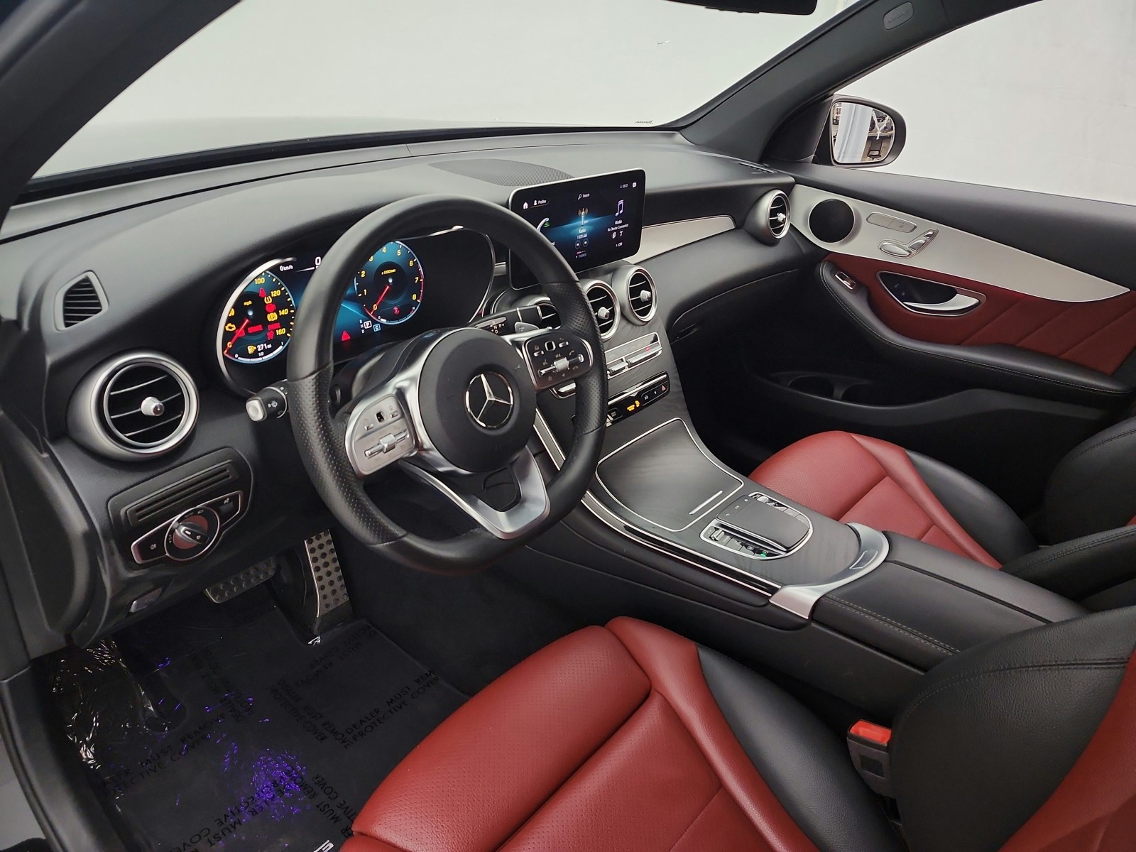 Used 2022 Black Mercedes-Benz GLC 300 SUV image 27