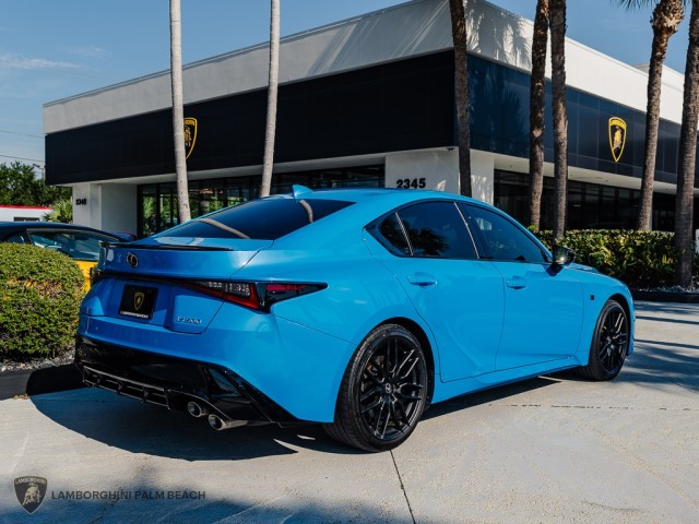Lexus IS