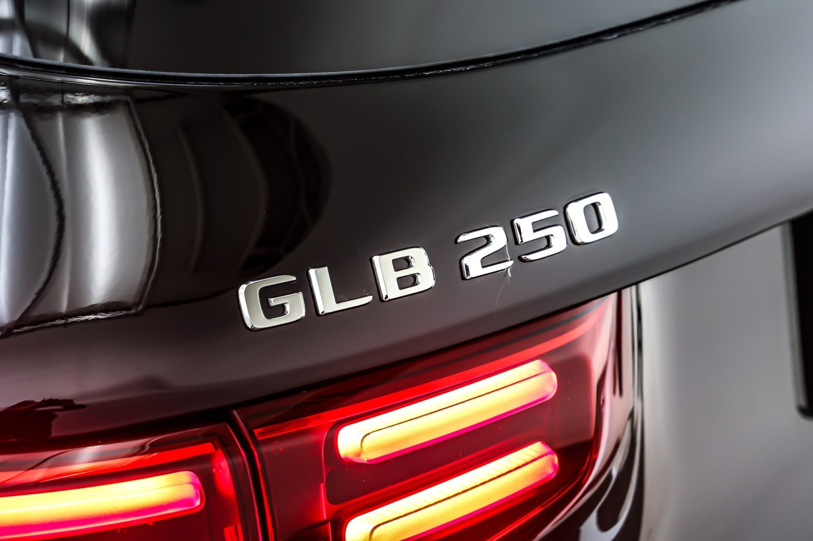 New 2026 Night Black Mercedes-Benz GLB 250 image 9