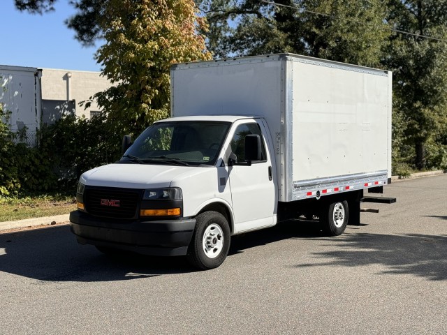 2018  Savana  3500 12' Box Truck  in , 