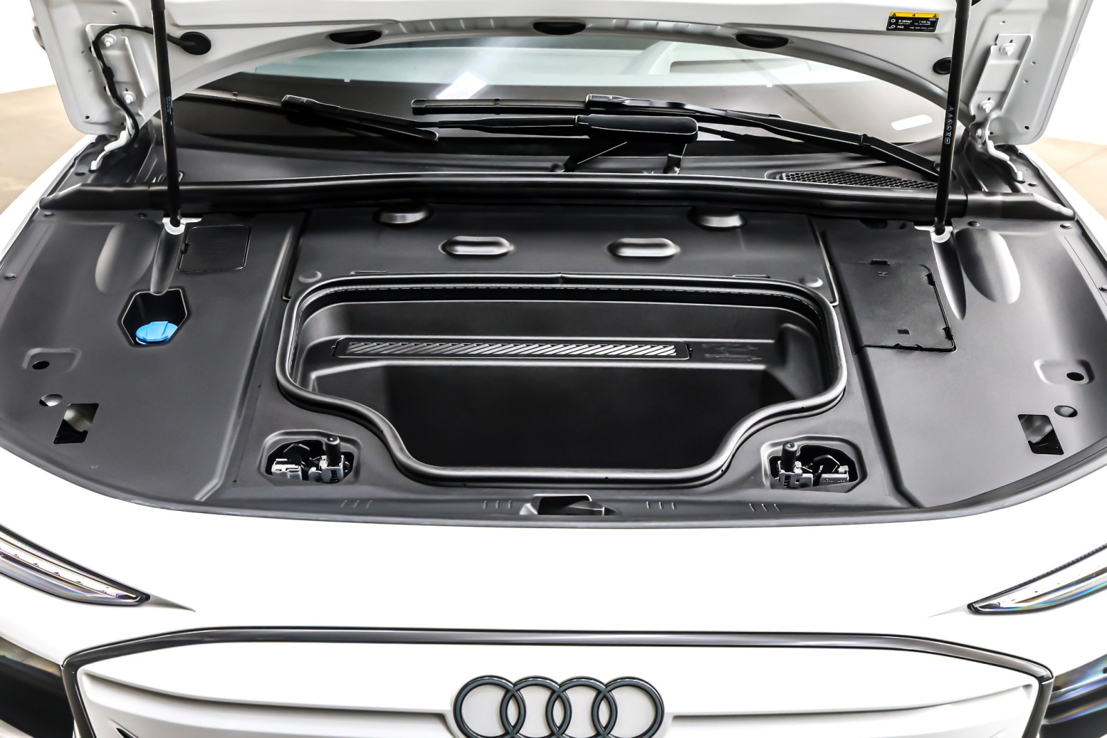 Used 2025 Glacier White Metallic Audi Premium Plus quattro image 12