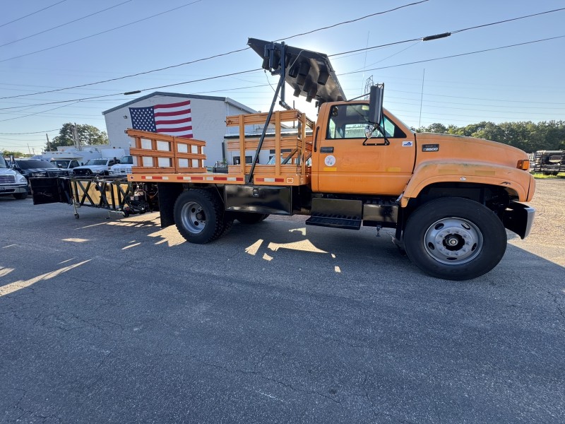 2002 GMC 7500 Attenuator Crash Cushion Truck in ,