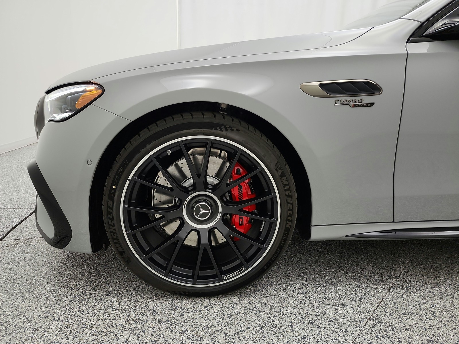 New 2027 MANUFAKTUR Alpine Grey Mercedes-Benz AMG® E 53 Hybrid Sedan image 13