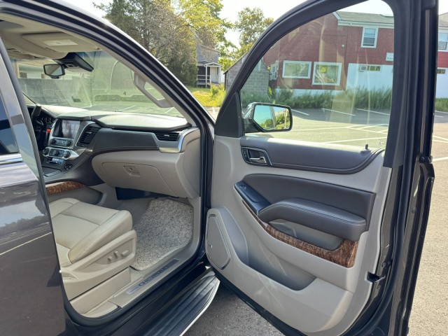 2015 Chevrolet Tahoe LTZ with Center Row Buckets 16