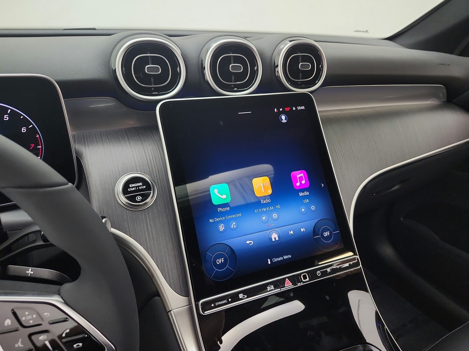 New 2026 Polar White Mercedes-Benz GLC 300 image 10