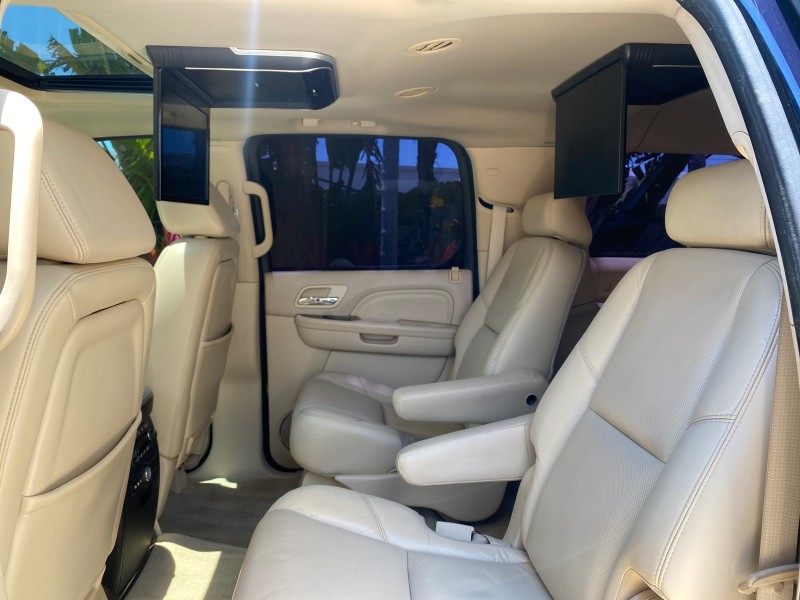 2007 Cadillac Escalade ESV SUNROOF AWD LOW MILES 47,118 in , 