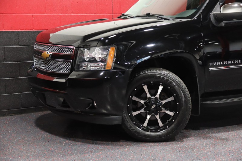 2013 Chevrolet Avalanche LTZ 4WD Black Diamond Edition 4dr Suv in , 