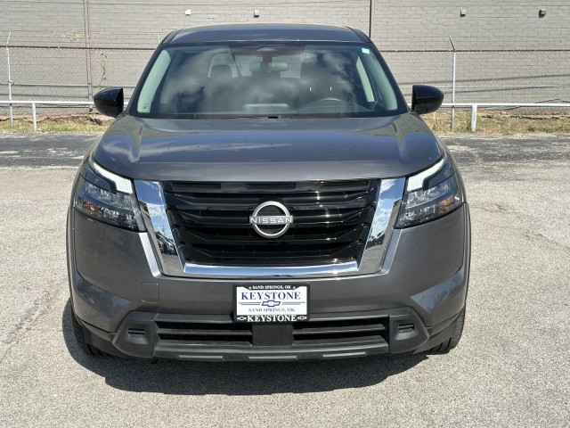 2023 Nissan Pathfinder S 8