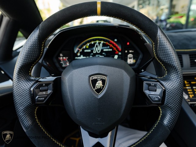 Lamborghini Aventador