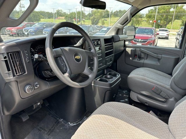 2019 Chevrolet Express Passenger LT 10