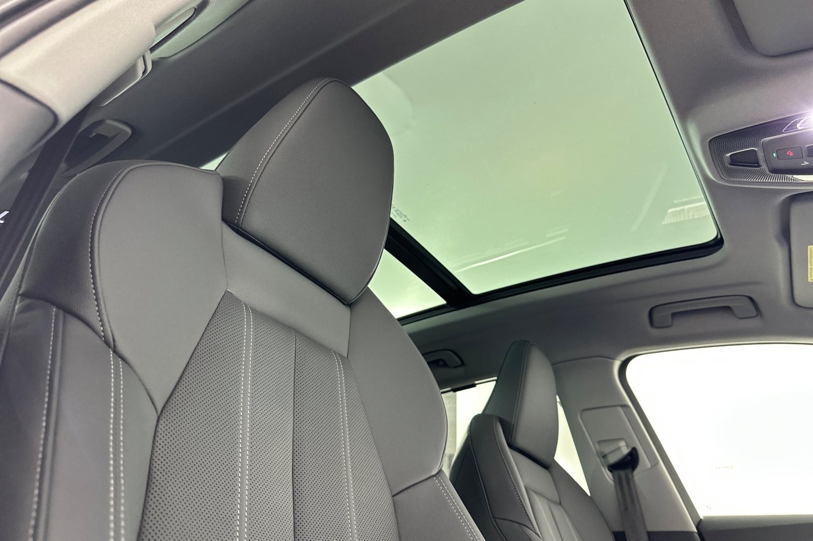 New 2025 Glacier White Metallic Audi Premium Plus 2.0 TFSI quattro image 16