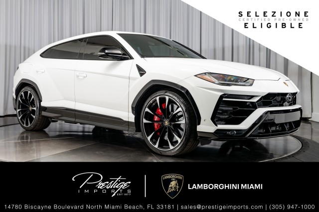 /2022 Lamborghini Urus