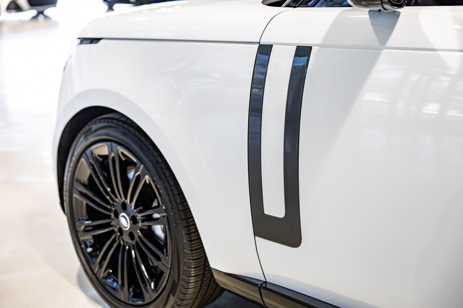 Used Car 2023 Land Rover Range Rover  Se - $140,310 Msrp - 23 Inch Wheels - Black Contrast Roof - One Owner For Sale Under $120,000 In Boerne, Texas